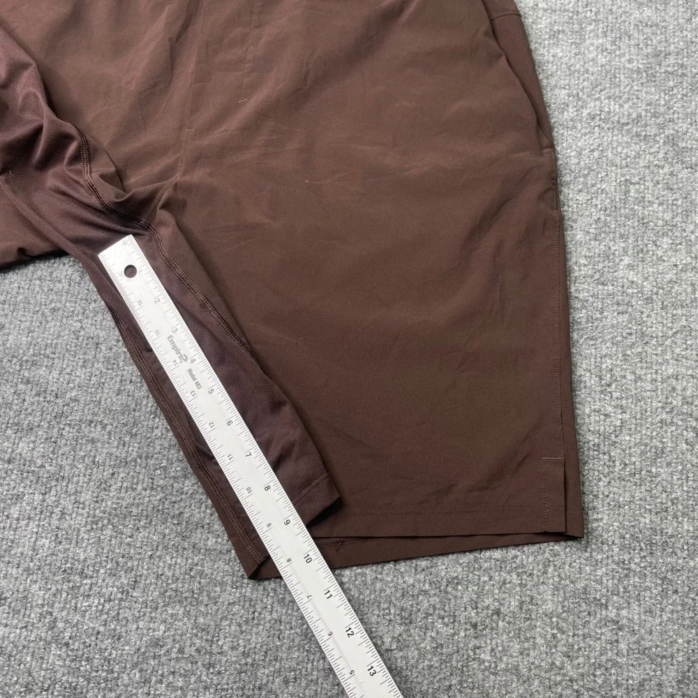 Lululemon Pace Breaker Shorts Mens L Brown 9